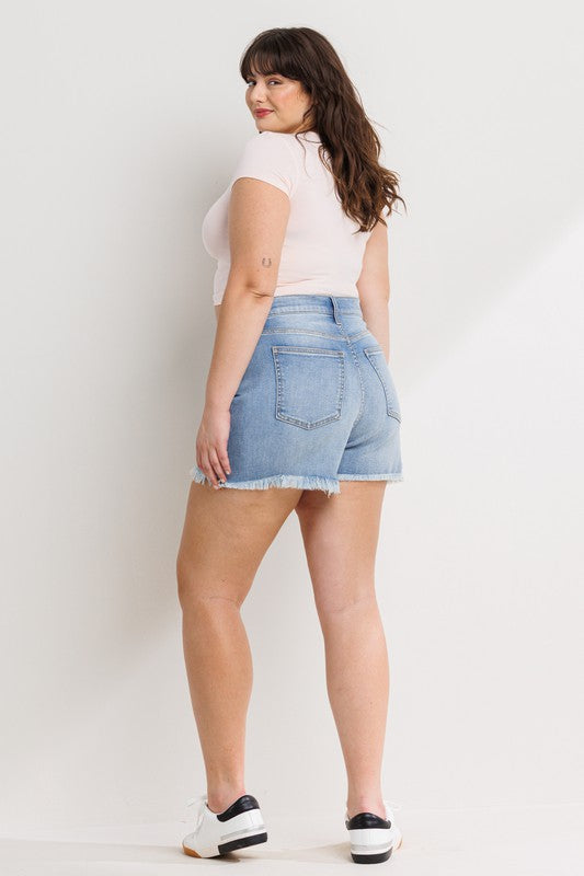 HIGH RISE PLUS SIZE SHORTS WITH FRAY HEM