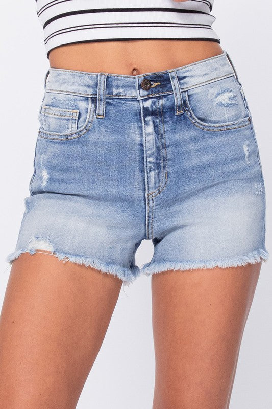 HIGH RISE SHORTS WITH DISTRESS AND FRAYED HEM