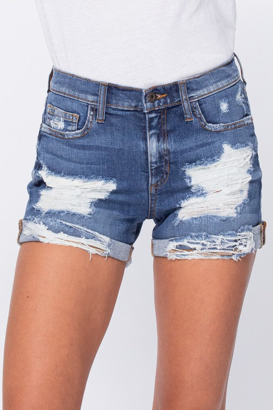 MID RISE TOMBOY SHORTS WITH DISTRESSING